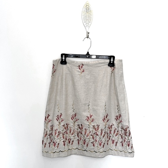 🤎Rodan Embroidered Floral Skirt - Picture 1 of 3